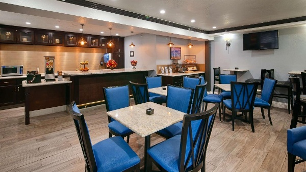 Best Western Plus Diamond Valley Inn image 6