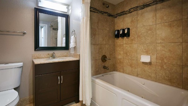 Best Western Plus Diamond Valley Inn image 8